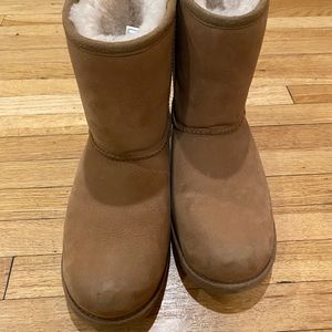 UGG Classic Short boots size 4